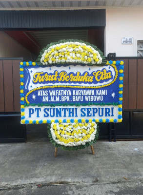 Papan Bunga Duka di Gunungparang