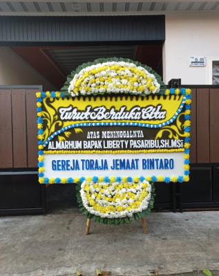 Papan Bunga Duka di Gunungparang